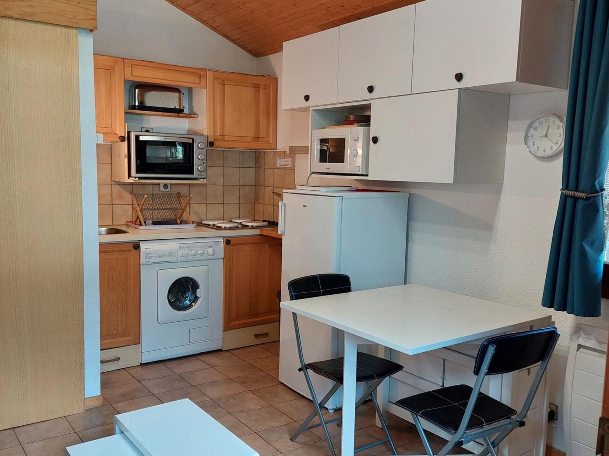2 Pieces Renove Avec Balcon, Wifi Et Parking, Proche Centre Et Commerces - Fr-1-517-66 Appartamento